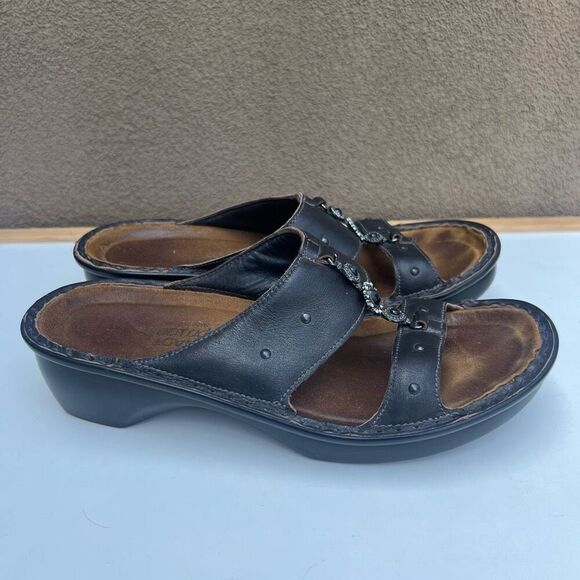 Naot Sandals Slip On Shoes Black Leather Rhinestone Womens Size EU 40 / US 9 - Picture 1 of 8